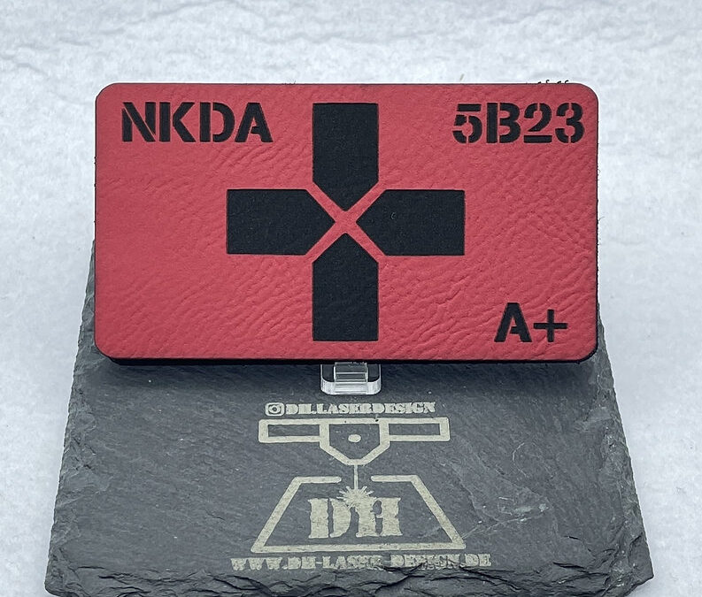 NKDA / NO PEN & Call Sign & Blutgruppe Kunstleder Lasercut Patch Style A